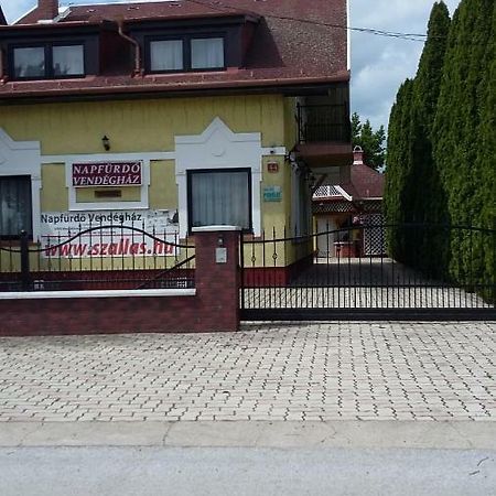 Napfuerdo Vendeghaz Hotel Mezőkövesd Exterior foto